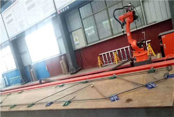 六轴盖梁骨架焊接机器人